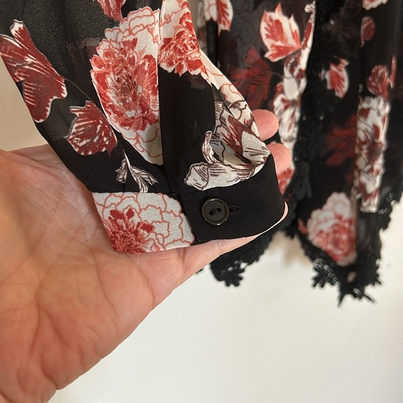 ASTR Black Floral Romper with lace trim - Picture 5 of 8